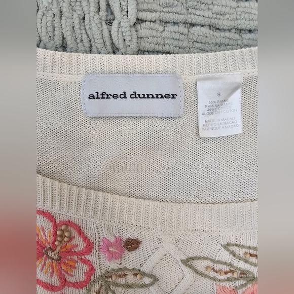 Alfred Dunner Sweater Women SmallTan Embroidered Flowers Short Sleeve Round Neck - Picture 4 of 7